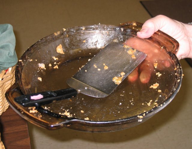 empty pie pan