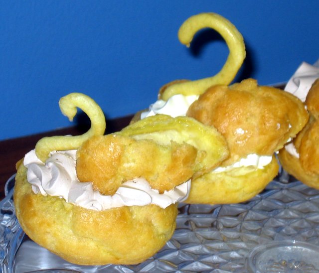 swan creampuffs